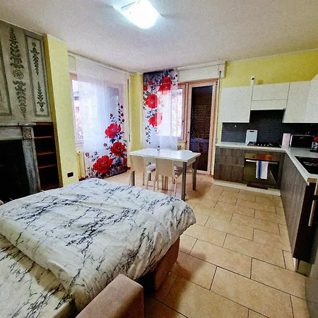 Zero Distance - One Minute Trains Stations - Center * Tirano